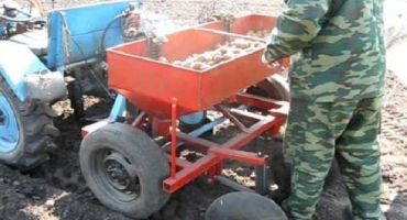 Typy sazečů brambor pro pojízdný traktor, jak to udělat sami, jejich výhody a jak fungují